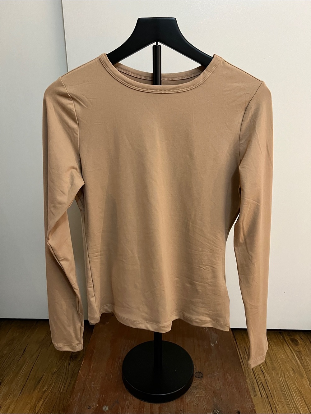 Women’s Slim Fit Long-Sleeve Crewneck Top - Khaki